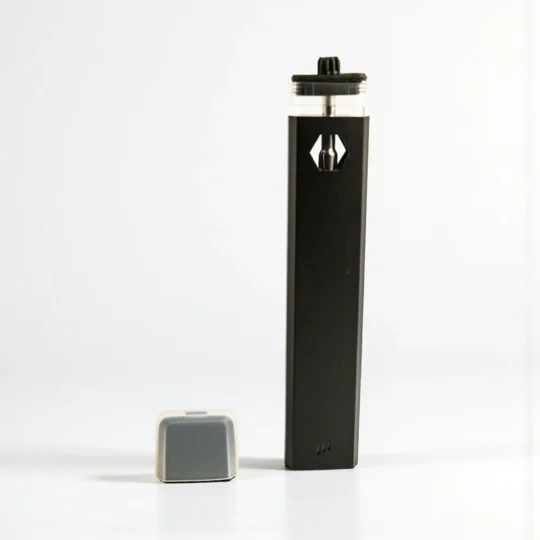 Alternative view of Tom 1ml Vape